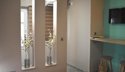 Deluxe Studio