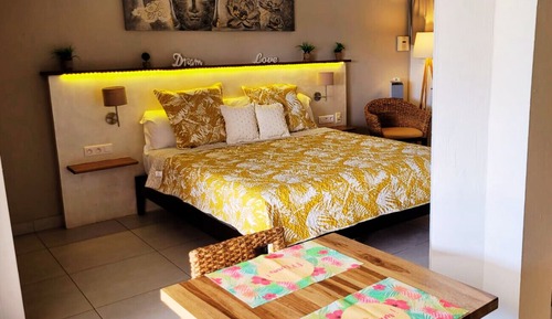 BUNGALOW 2