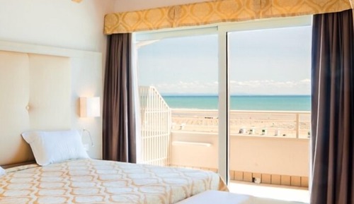 Deluxe Double Room, Partial Sea View
