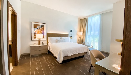 Deluxe Room, 1 King Bed