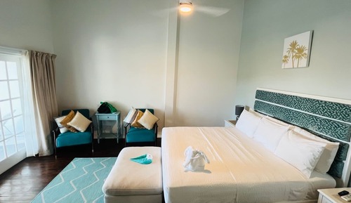 Superior Studio Suite, 1 King Bed, Non Smoking, Sea View