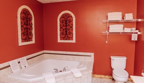 Luxury Suite, 1 Bedroom, Jetted Tub (203)