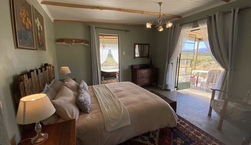 James' Honeymoon Cottage