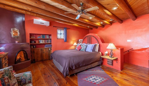 Panoramic Suite, 1 King Bed, Balcony, Mountain View