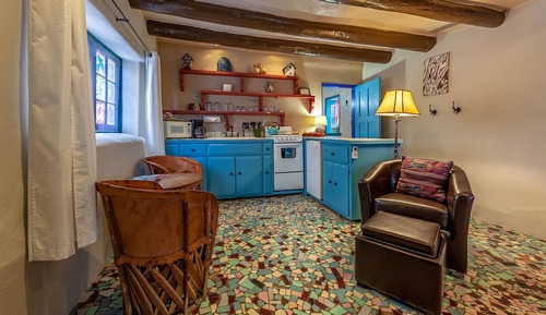 Deluxe Cottage, 1 Queen Bed, Hot Tub, Courtyard Area