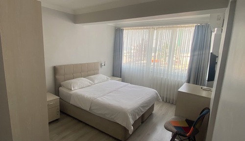 Standard Room, Non Smoking, Partial Sea View