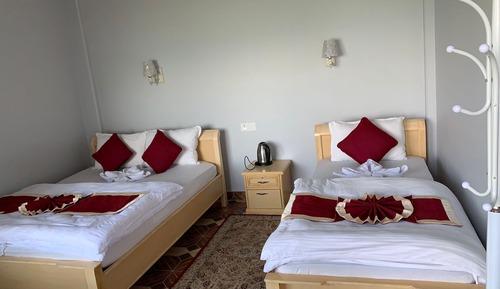 Family Room, Multiple Beds, Valley View