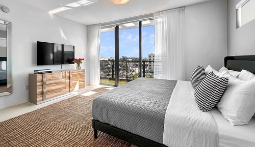 Skyline - Two Bedroom Apartment w/Kitchen and Spacious Terrace