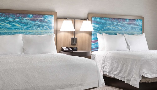 Studio, 2 Queen Beds, Refrigerator & Microwave (Wet bar)