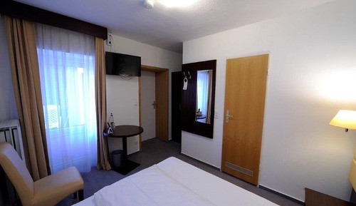 Basic Double Room