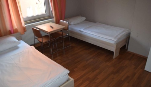 Apartment, Multiple Bedrooms (49-00)