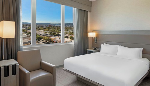 Room, 1 King Bed, Non Smoking, City View