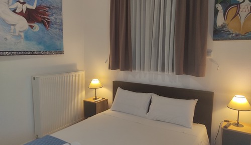Double Room (Art Room No 5)