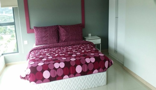 One Bedroom Corner Apartment (A)