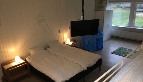 Studio Apartment with Private Bathroom & Shared Kitchen
