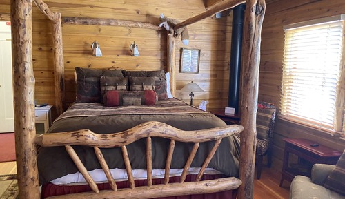 Cozy Pine Suite