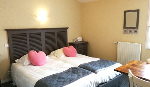 Suite, Ensuite, Garden View