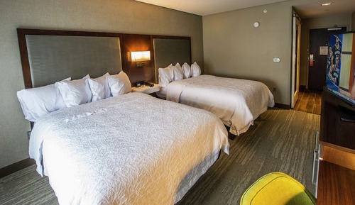 Standard Room, 2 Queen Beds, Bathtub