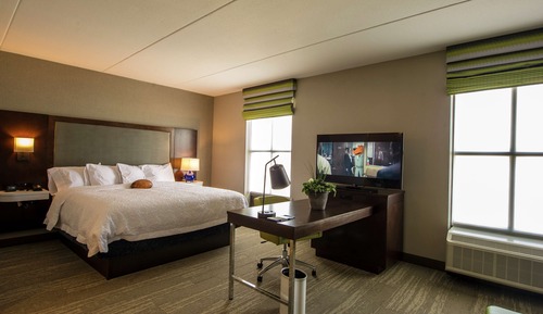Studio, 1 Queen Bed, Accessible, Bathtub