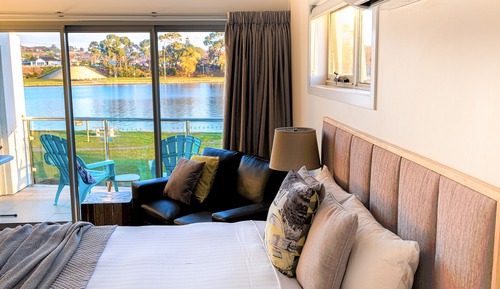 Deluxe Studio Suite, 1 Bedroom, River View