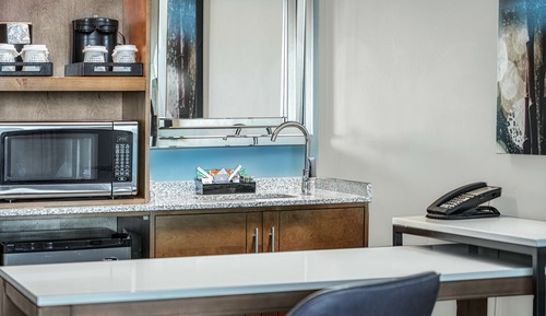 Suite, 2 Queen Beds, Accessible (Hr Acc Roll-In Shower)