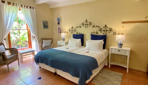 Superior Twin Room, Garden View (5)