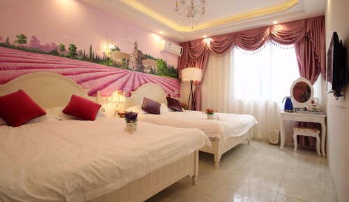 Deluxe Family Room