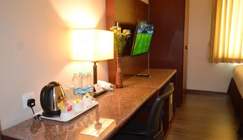  Deluxe Queen Room