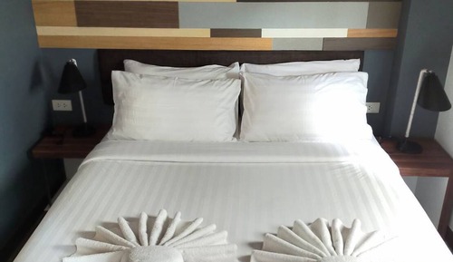 Deluxe Room (Floor 4-5)