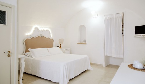 Junior Suite, Courtyard View