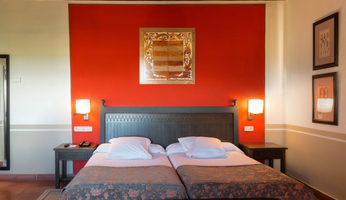 Standard Twin Room (2 Adults and 1 Child)