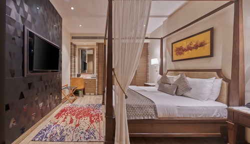Club Triple Room