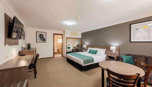 Superior Room, 1 King Bed, Non Smoking, Jetted Tub