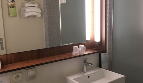 Next Generation, Room, 2 Twin Beds