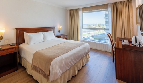 Standard Room, 1 Queen Bed