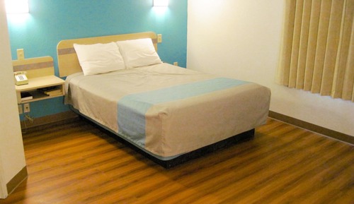 Standard Room, 1 Queen Bed, Smoking