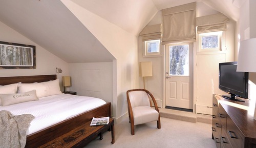 Room (Hotel Columbia 41)