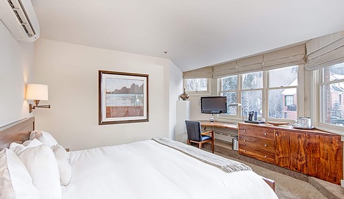 Room (Hotel Columbia 21)