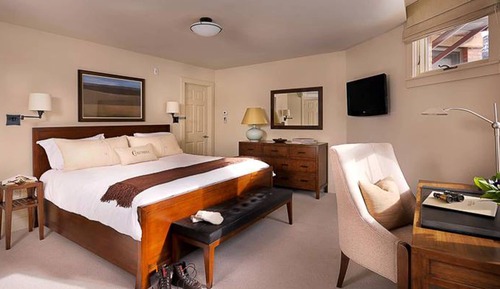 Room (Hotel Columbia 22)