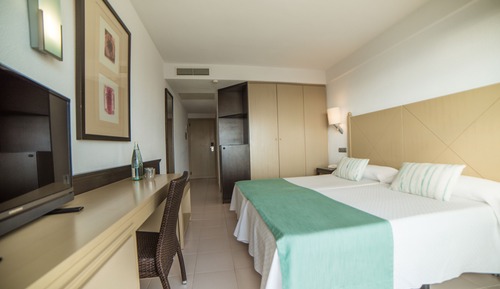 Standard Double Room (2 adults)