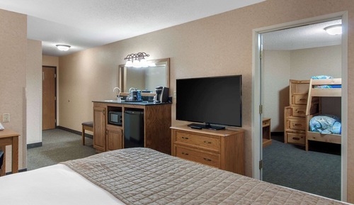 Suite, 1 King Bed, Non Smoking