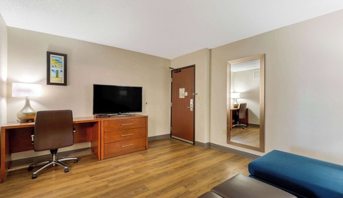 Suite, 1 King Bed with Sofa bed, Non Smoking (Sofabed)