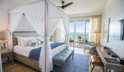 Junior Suite, 1 King Bed, Oceanfront