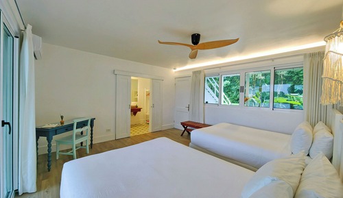 Papi Brown Downstairs Suites - Family Room