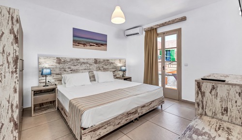 Junior Suite (Quadruple) Bedroom & Living Room