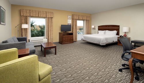 Suite, 1 King Bed, Accessible (Roll-In Shower)