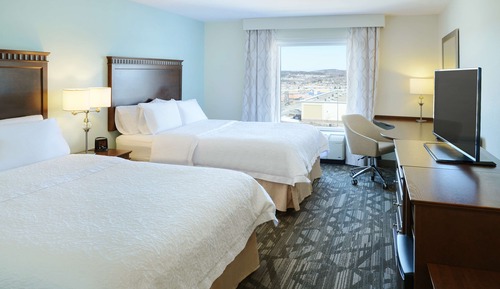 Standard room with two queen beds