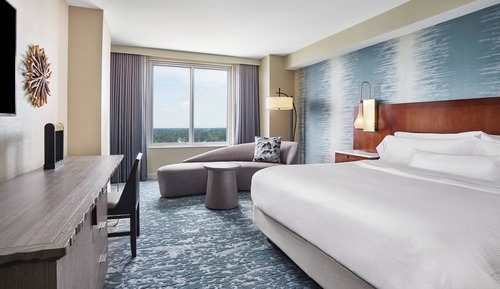 Room, 1 King Bed (Mobility/Hearing Accessible, Tub)