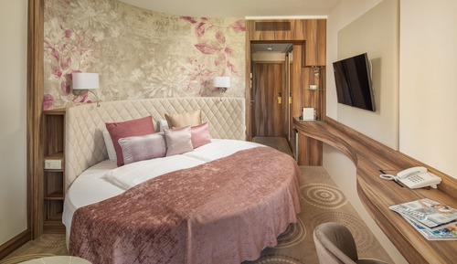 Premium Room, Balcony (Round bed)
