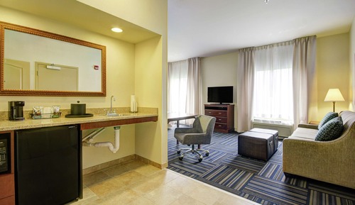 Suite, 1 King Bed, Accessible, Non Smoking